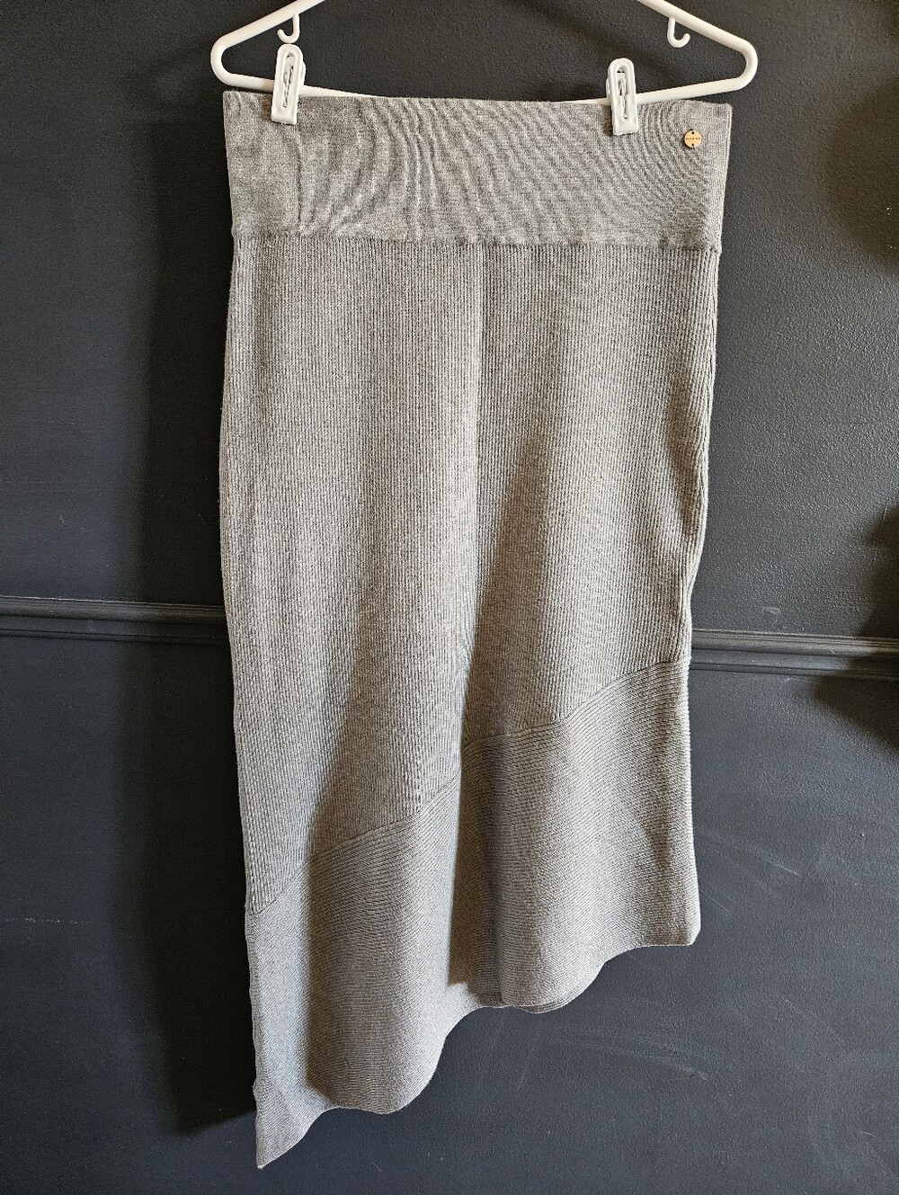 Mahée LA Collection Grey Knit Asymmetrical Midi Skirt Medium